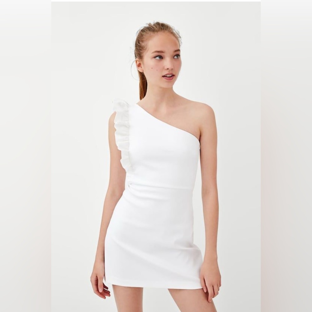 Elegant White One-Shoulder Dress